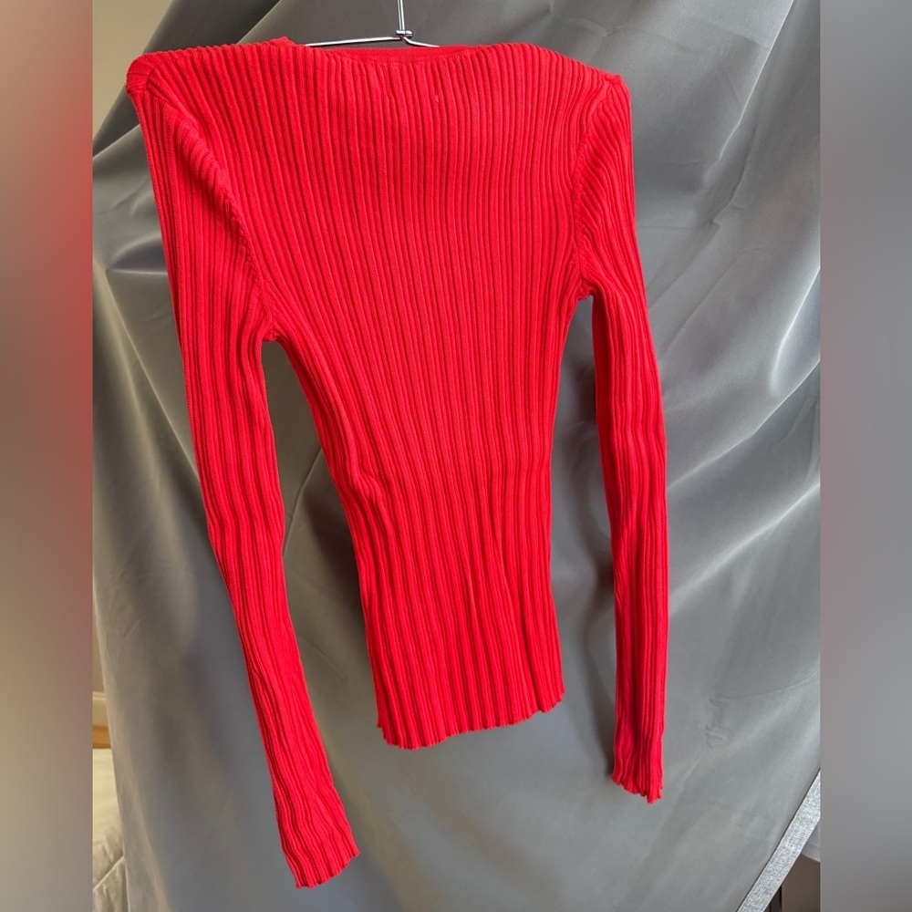 H&M Red Top in size Small - Picture 6 of 6